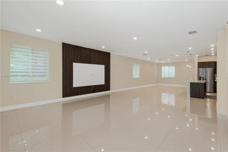 6681 NW 104th Ave, Doral, Florida 33178, USA