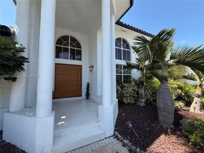 2940 NE 164th St, North Miami Beach, Florida 33160, USA