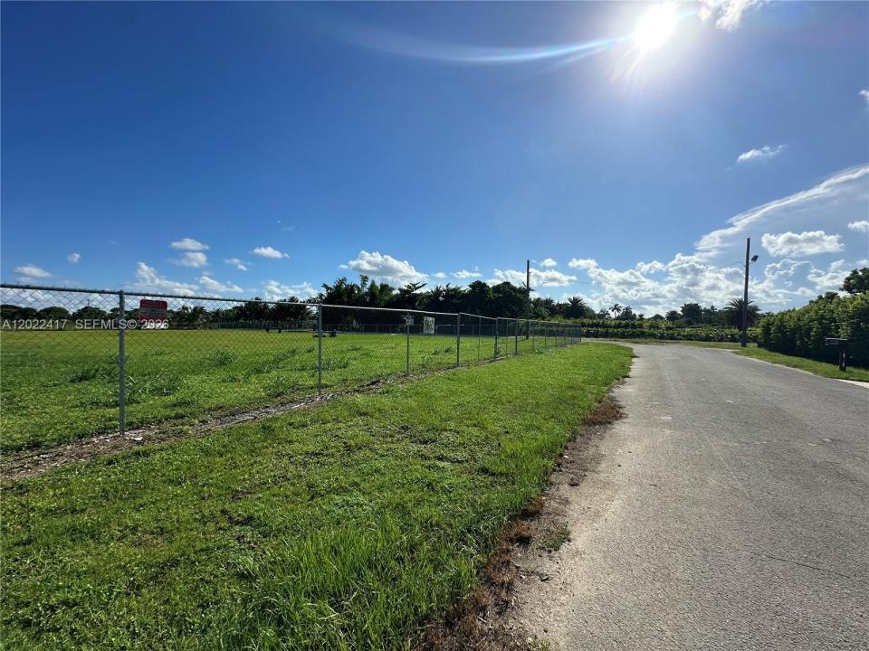 19690 SW 206th St, Miami, Florida 33187, USA