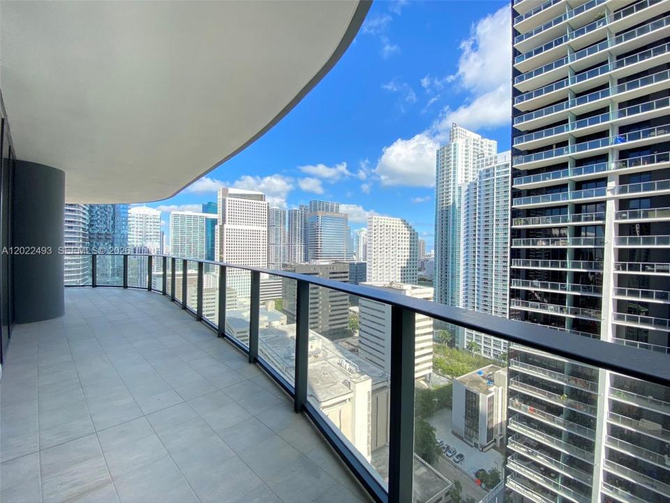 1000 Brickell Plz 2715, Miami, Florida 33131, Stati Uniti