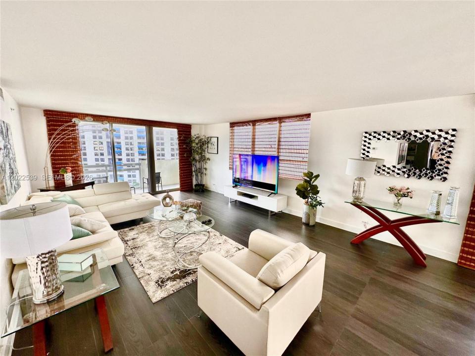 1500 Bay Rd 1114S, Miami Beach, Florida 33139, USA