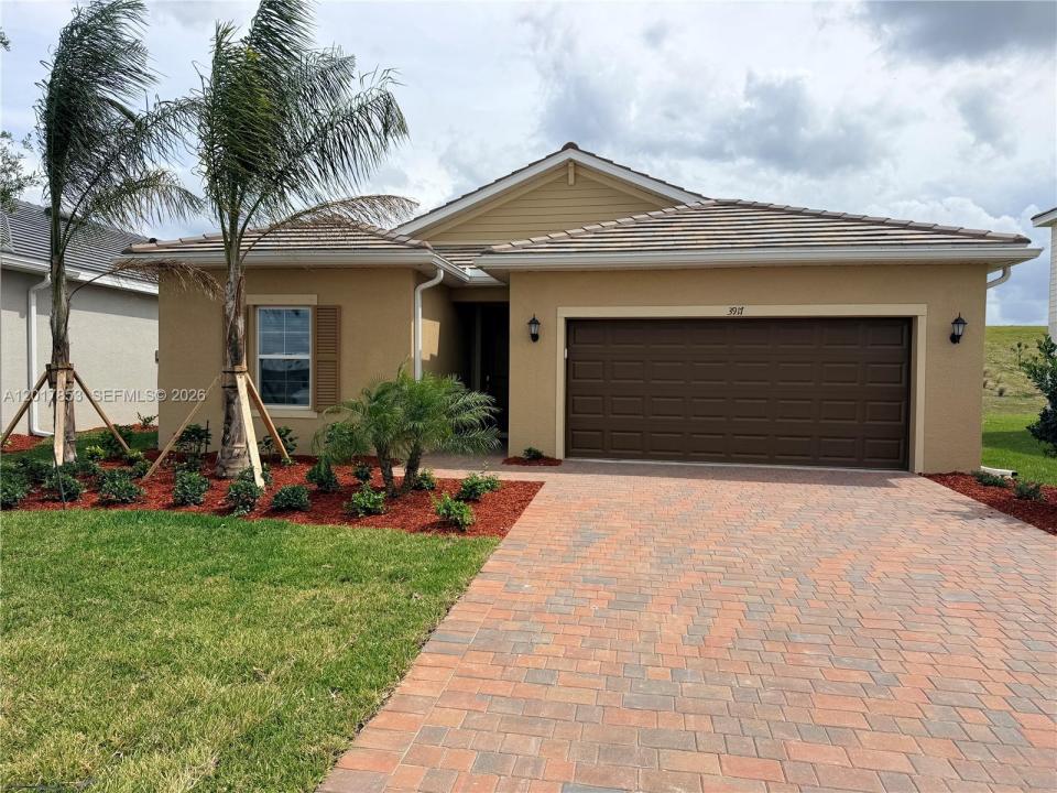 3917 Passion Vine Dr, Fort Myers, Florida 33920