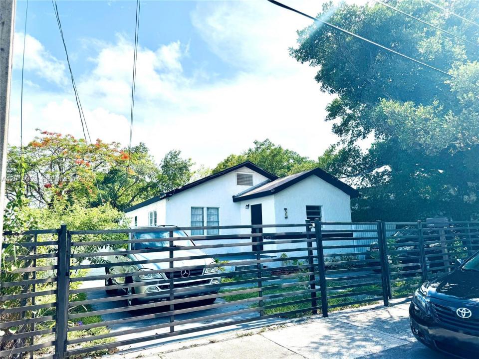 1484 NW 60th St, Miami, Florida 33142, Stati Uniti