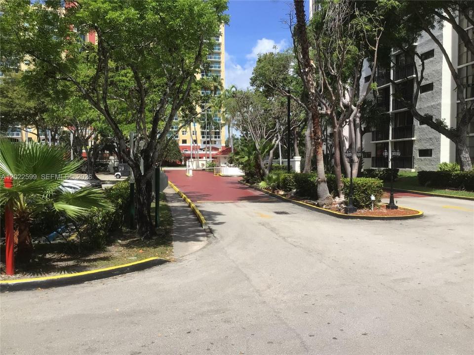 17021 N Bay Rd 625, Sunny Isles Beach, Floride 33160, États-Unis