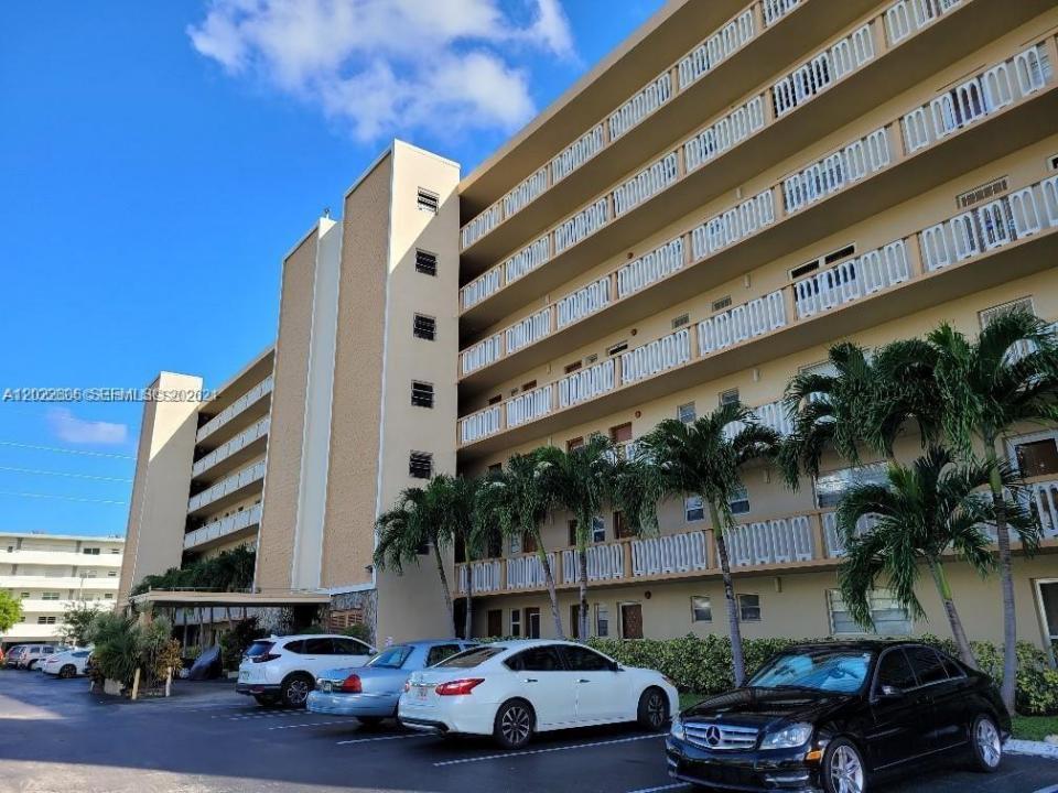 319 NE 14th Ave 607, Hallandale Beach, Floride 33009, États-Unis