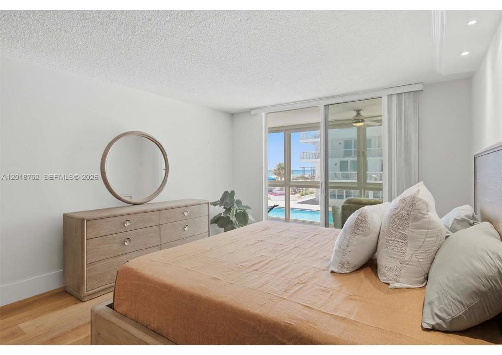 5401 Collins Ave 102, Miami Beach, Florida 33140, USA