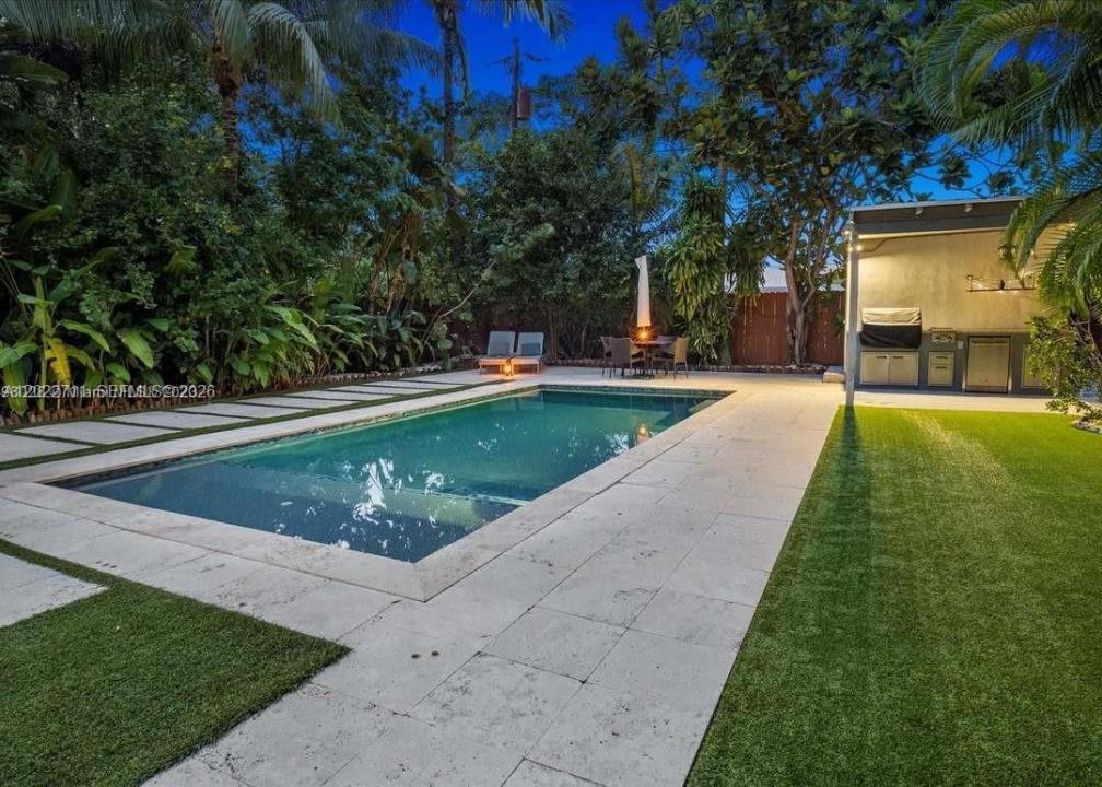 443 NE 71st St, Miami, פלורידה 33138, ארצות הברית של אמריקה