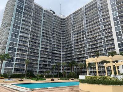 7601 E Treasure Dr 2104, North Bay Village, Florida 33141, USA