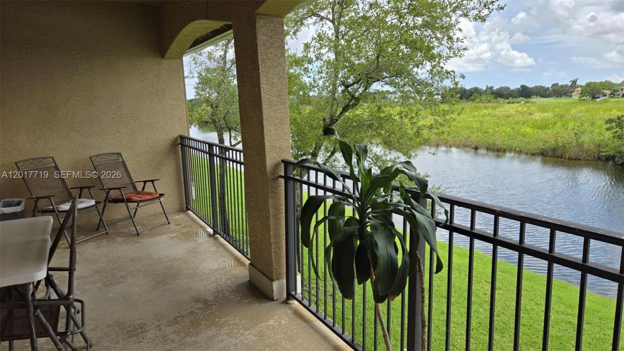 230 SW 117th Ter 202, Pembroke Pines, Florida 33025, Stati Uniti