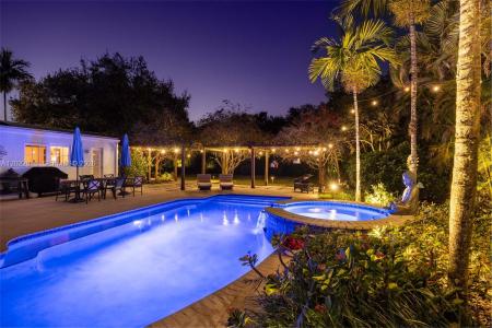 7290 SW 77th Ter, Miami, Florida 33143, USA