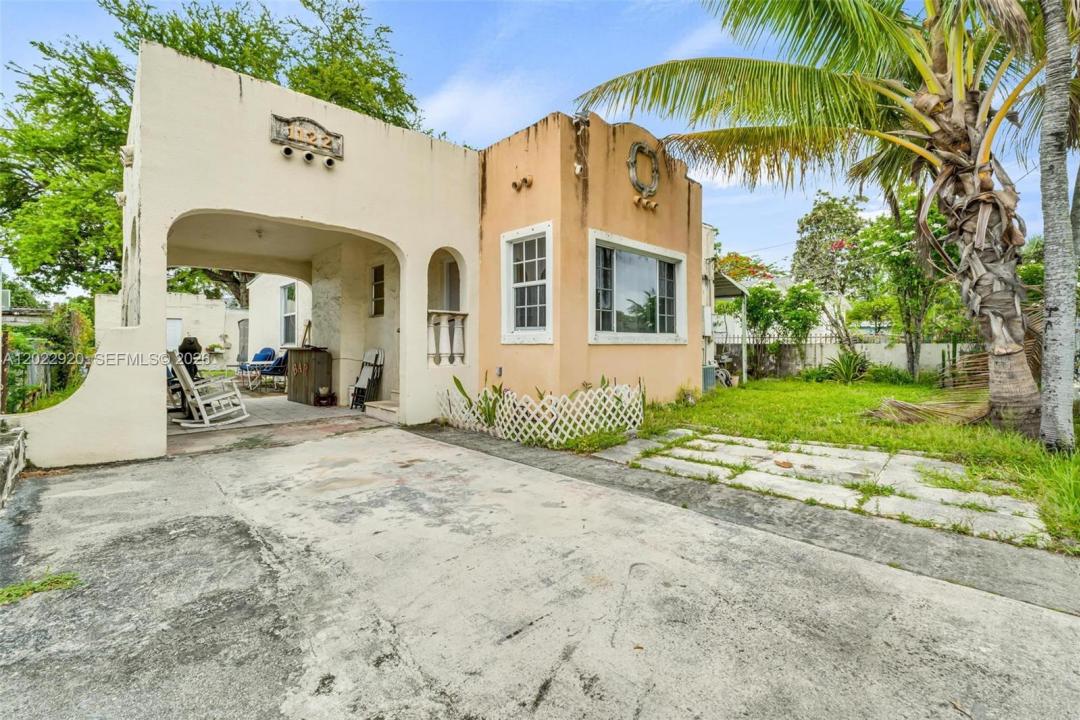 1122 NW 38th St, Miami, Floride 33127, États-Unis