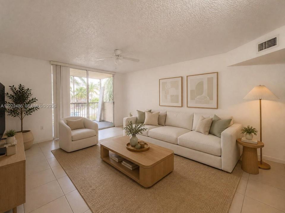 8245 Lake Dr 308, Doral, Florida 33166, Stati Uniti