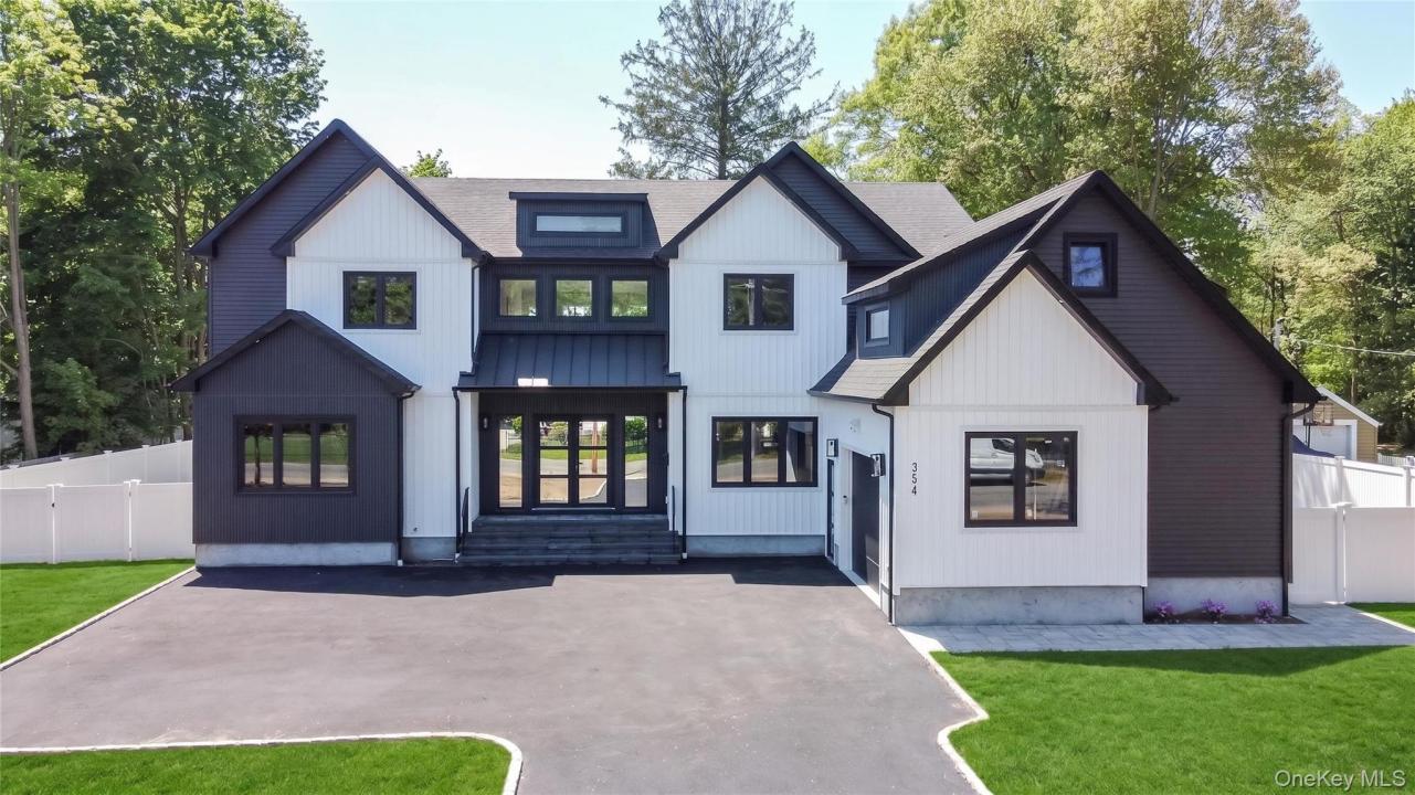 364 Old Farmingdale Road, West Babylon, New York 11704, États-Unis