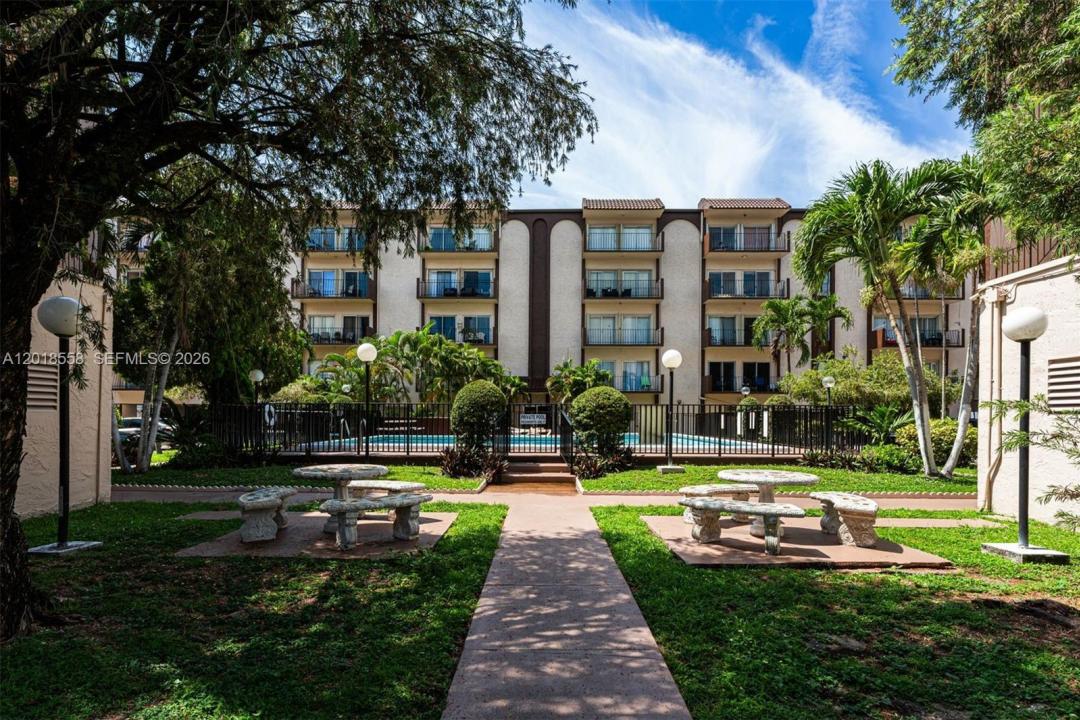 1950 W 54th St 412, Hialeah, Florida 33012, USA