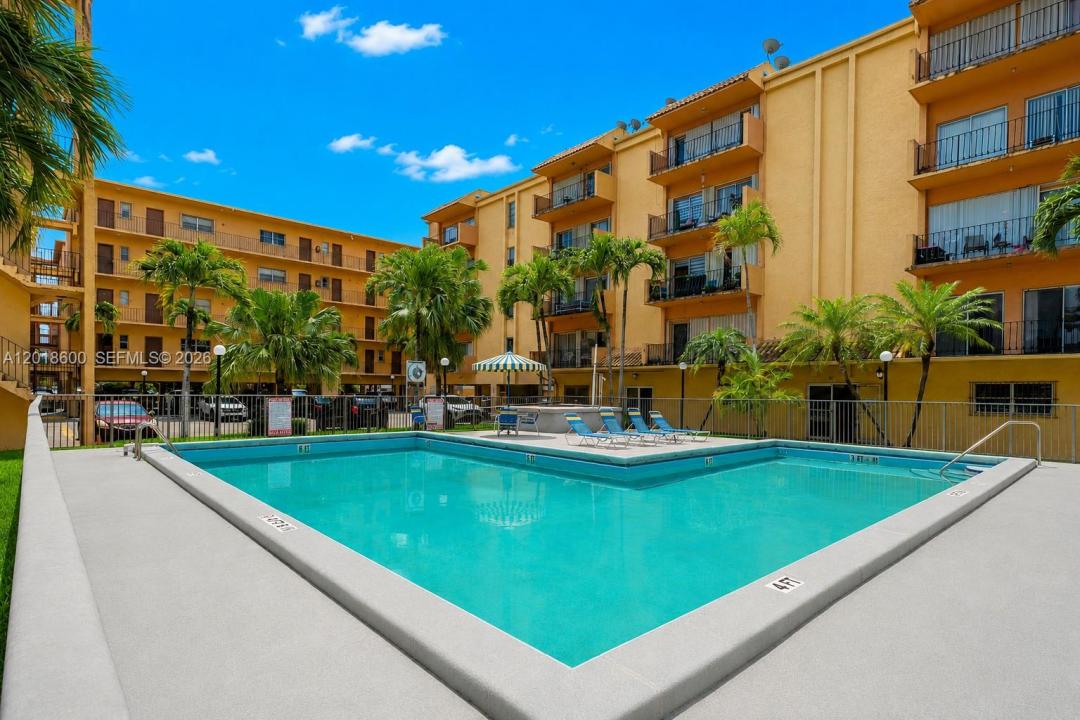 1900 W 54th St 220, Hialeah, פלורידה 33012, ארצות הברית של אמריקה