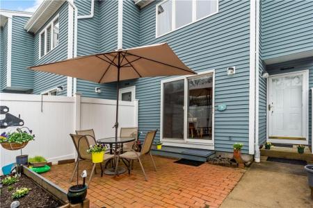 50 South Bay Drive 19, Narragansett, Rhode Island 02882, USA