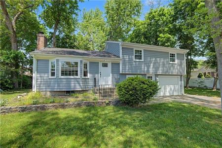 134 Rogers Avenue, Barrington, Rhode Island 02806, USA