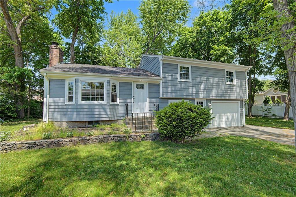 134 Rogers Avenue, Barrington, Rhode Island 02806, USA