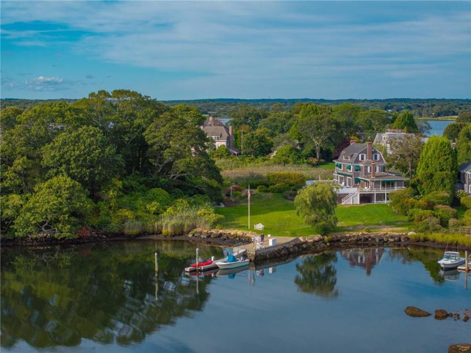 4 Arraquat Road, Westerly, Rhode Island 02891, USA