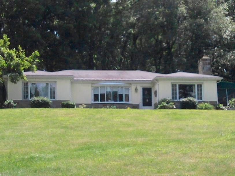 6 Old Pound Hill Road, North Smithfield, Rhode Island 02896, USA