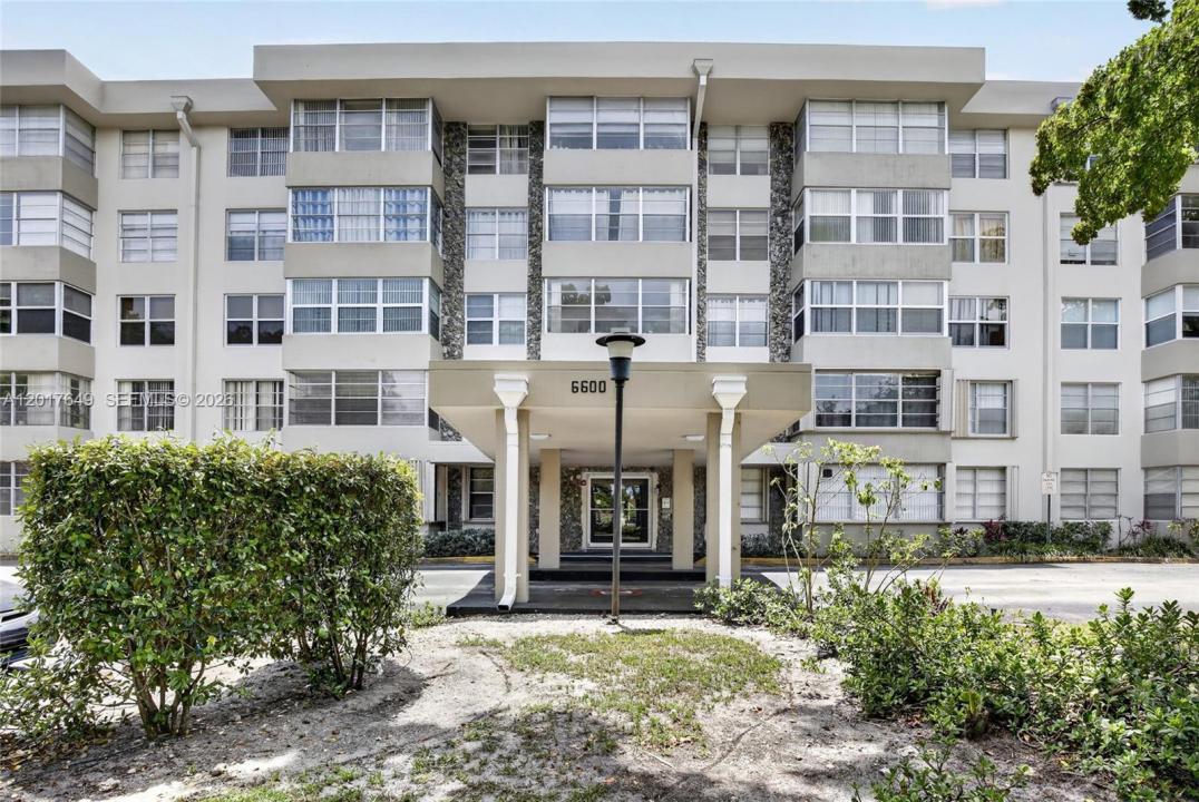 6600 Cypress Rd 504, Plantation, Floride 33317, États-Unis
