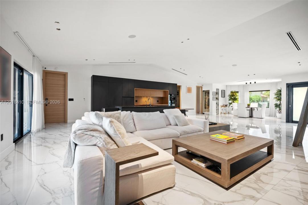 16431 NE 34th Ave, North Miami Beach, Florida 33160