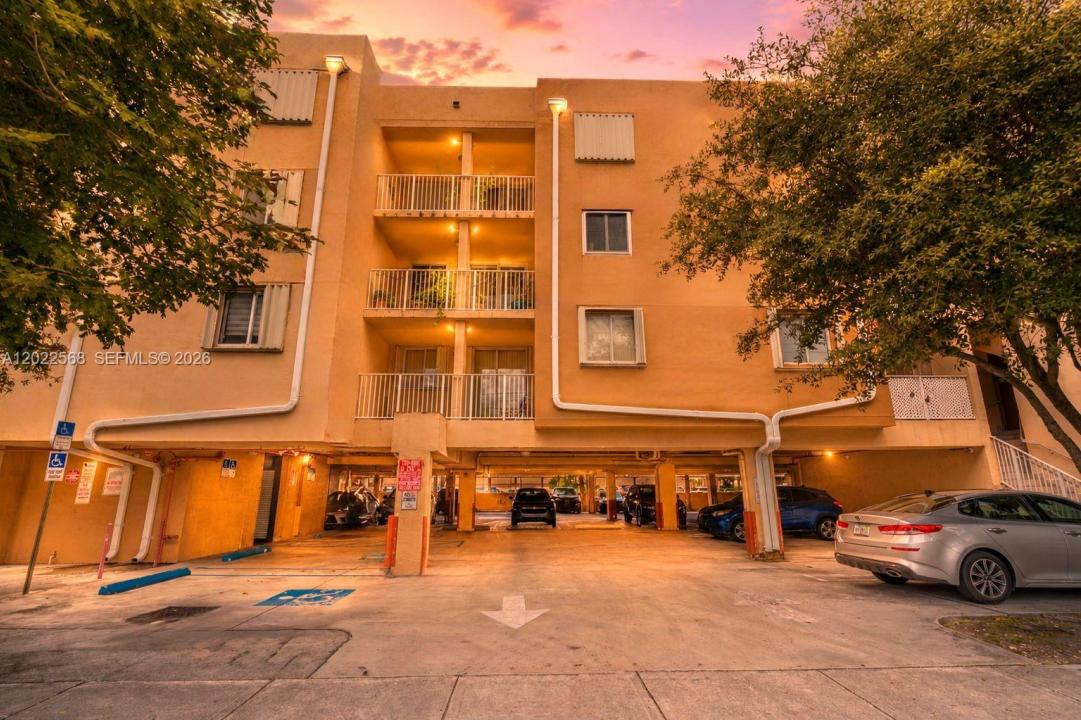 814 NW 36th Ave 302, Miami, Florida 33125, USA