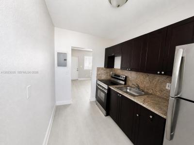 1920 Washington Ave 5, Opa-Locka, Florida 33054, USA