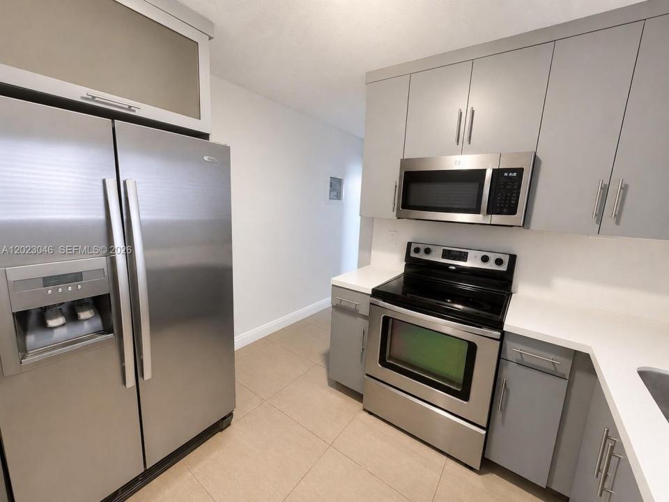 811 NW 6th Ave 4, Pompano Beach, Florida 33060, USA