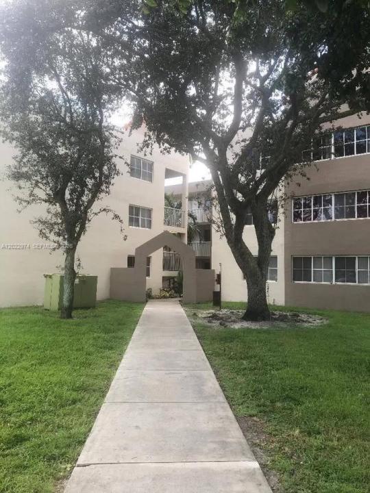 6155 NW 186th St 209, Hialeah, Florida 33015, Stati Uniti