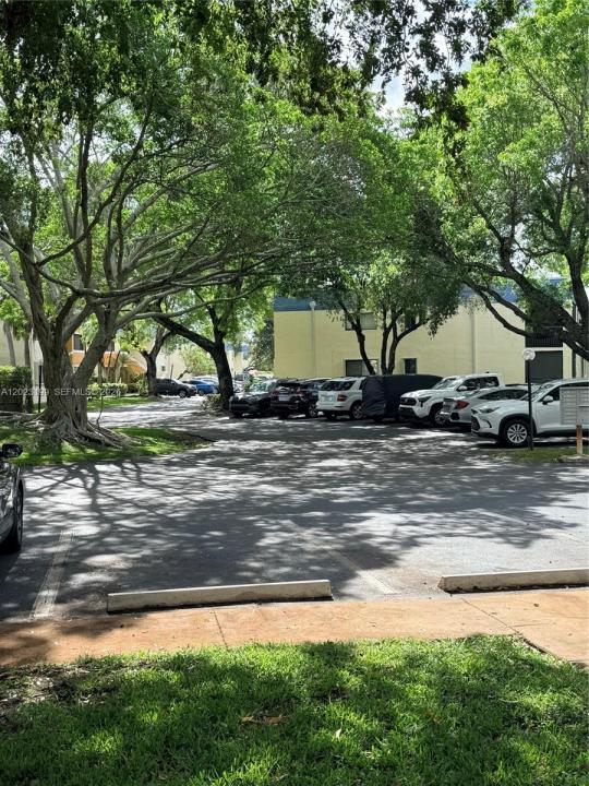 191 Lakeview Dr 103, Weston, Florida 33326, USA