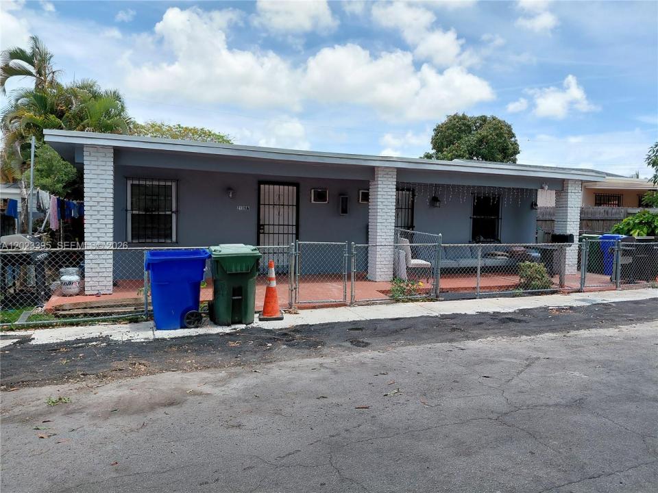 2140 NW 1st Ter, Miami, Florida 33125