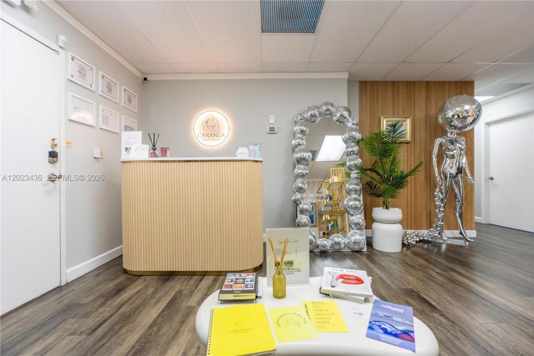 1250 E Hallandale Beach Blvd, Hallandale Beach, Floride 33009, États-Unis