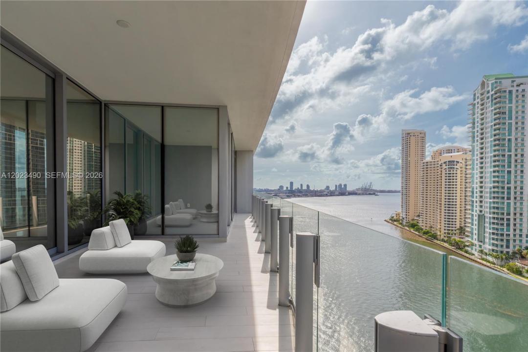 300 Biscayne Blvd Way 1704, Miami, Florida 33131, Stati Uniti