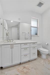 4431 Bocaire Boulevard, Boca Raton, Florida 33487, USA