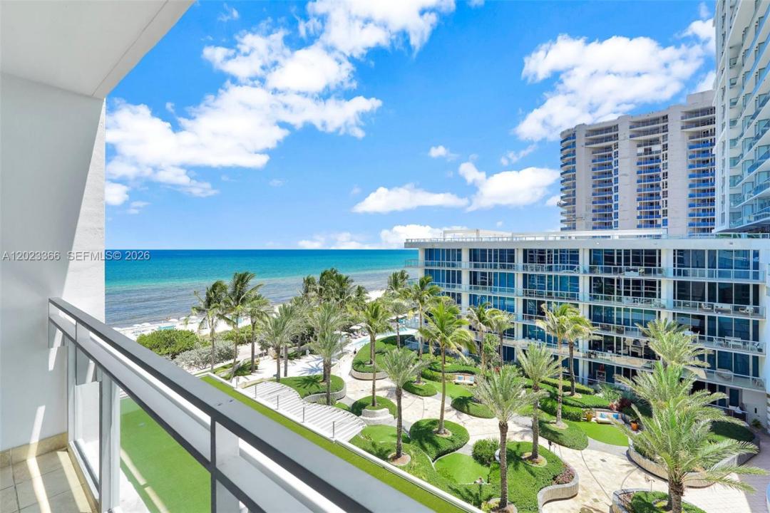 6801 Collins Ave 611 (Door 610), Miami Beach, Floride 33141, États-Unis