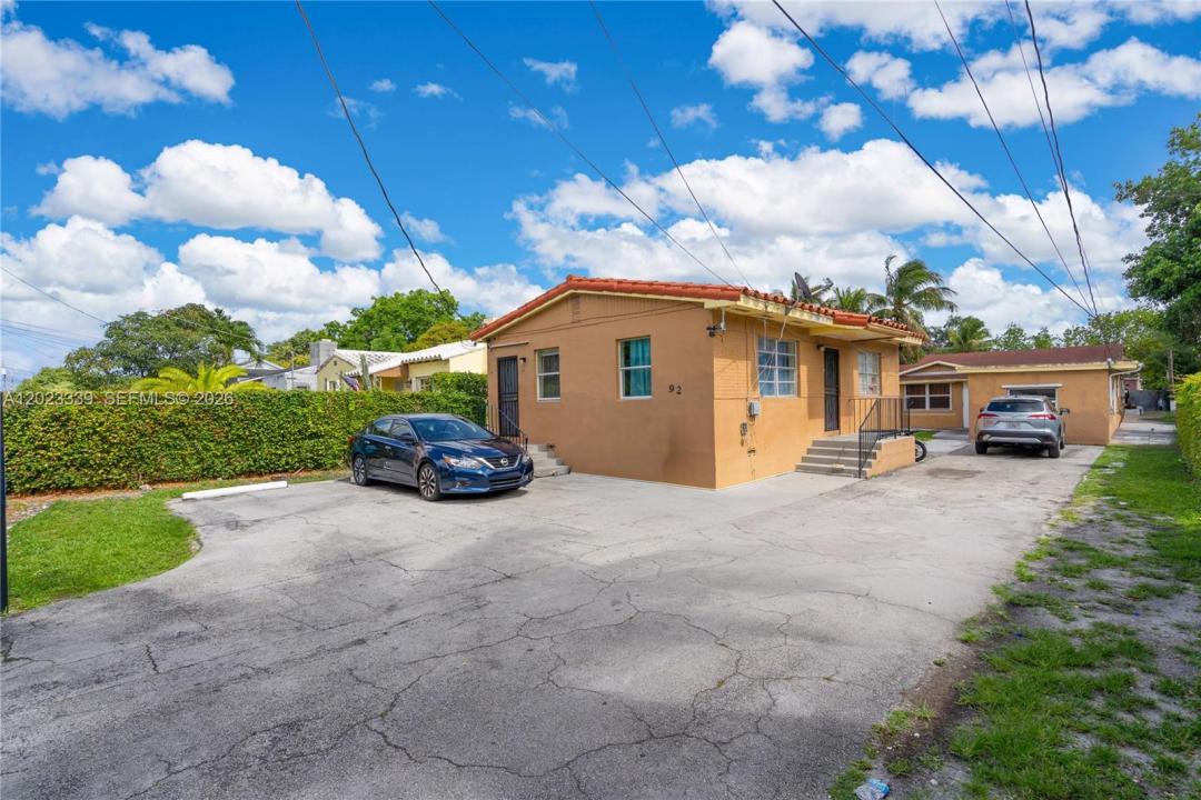 94 NW 69th St, Miami, Floryda 33150, USA