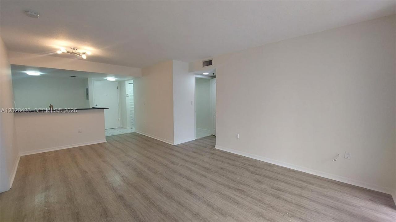 2642 Collins Ave 408, Miami Beach, Floride 33140, États-Unis