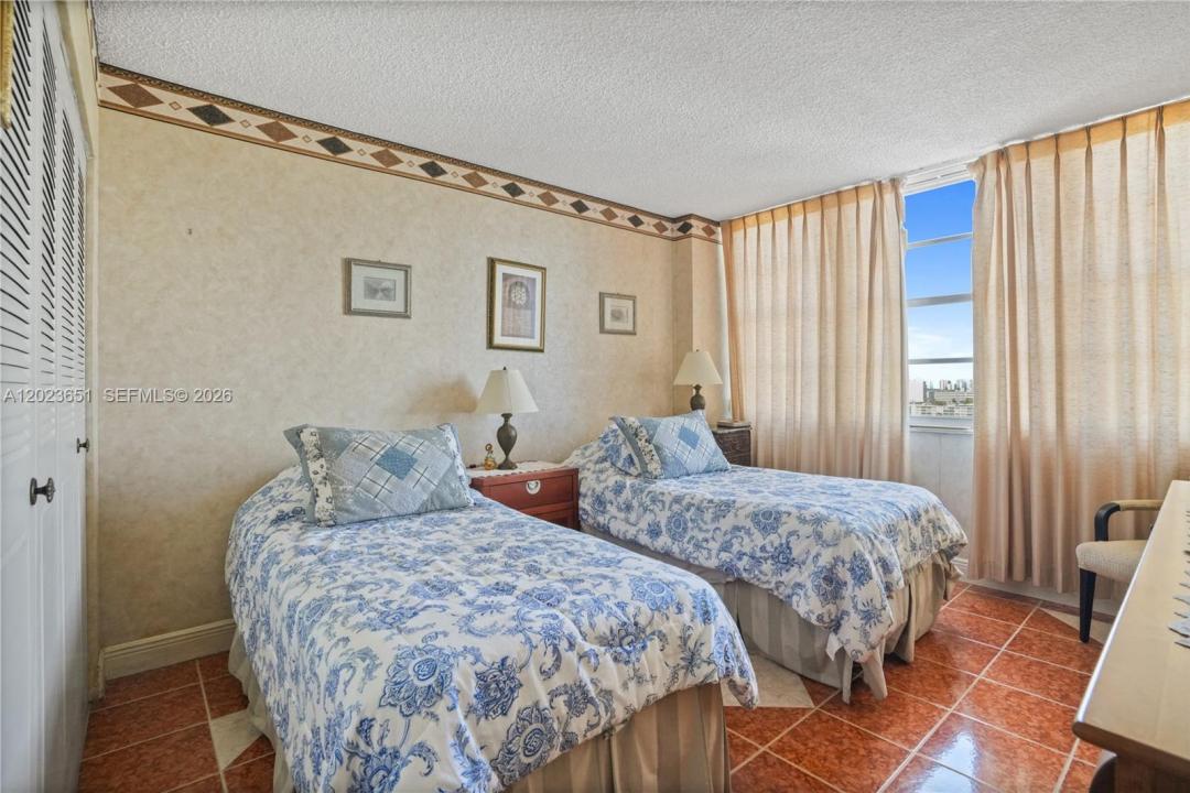 1351 NE Miami Gardens Dr 1006E, Miami, Floride 33179, États-Unis