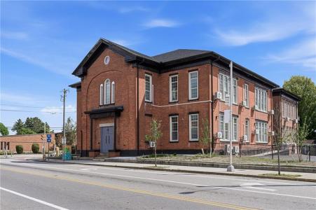 387 Broad Street, Central Falls, Rhode Island 02863, USA