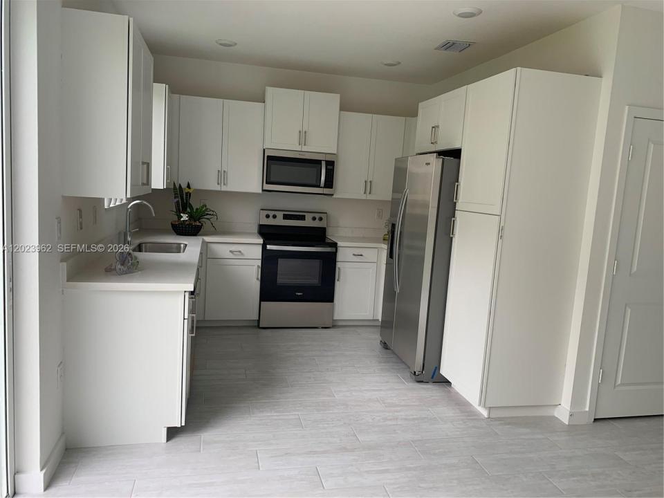 1068 SE 24th Ave, Homestead, Florida 33035, USA