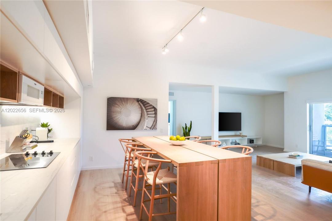 10250 Collins Avenue 412, Bal Harbour, Floride 33154, États-Unis
