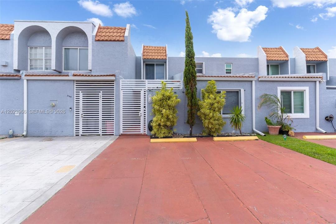 3770 W 8th Ln 27, Hialeah, Florida 33012