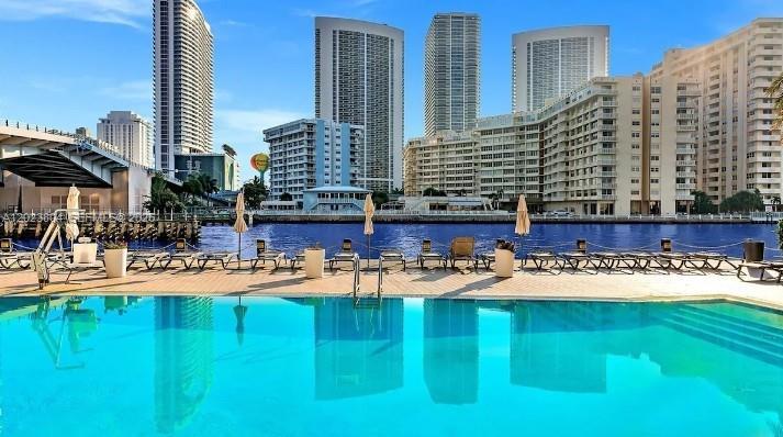 2602 E Hallandale Beach Blvd R309, Hallandale Beach, Flórida 33009, Estados Unidos
