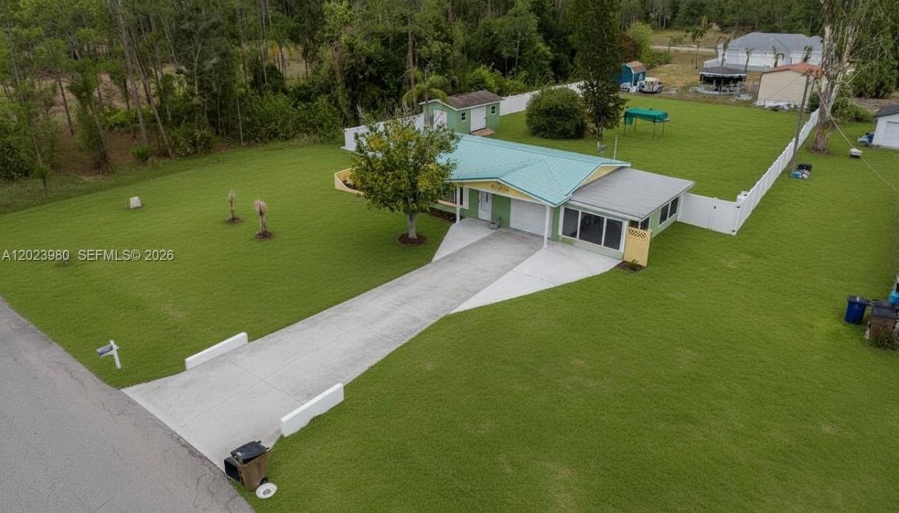 1313 E CLEVELAND AVE, Lehigh Acres, Florida 33972, USA
