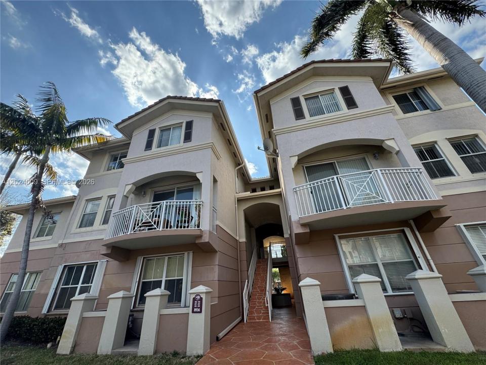 8936 W Flagler St 201, Miami, Florida 33174, Stati Uniti