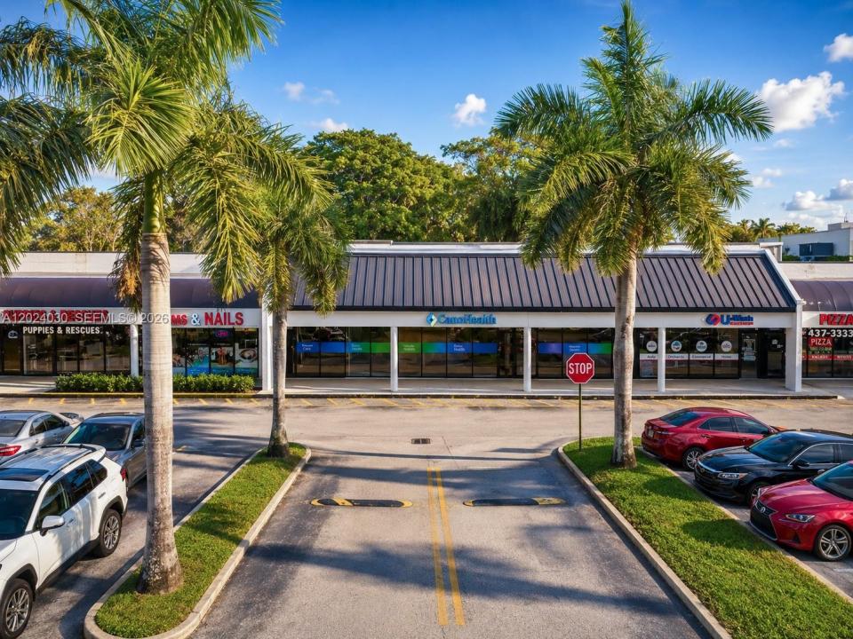 8919 Taft St, Pembroke Pines, Florida 33024, Stati Uniti