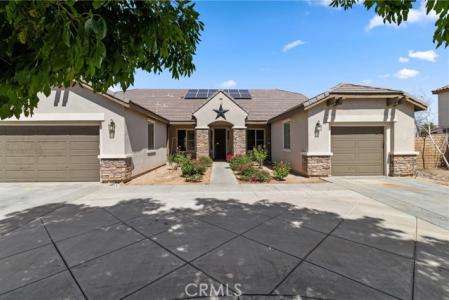 Yew, Lancaster, California 93536, Stati Uniti