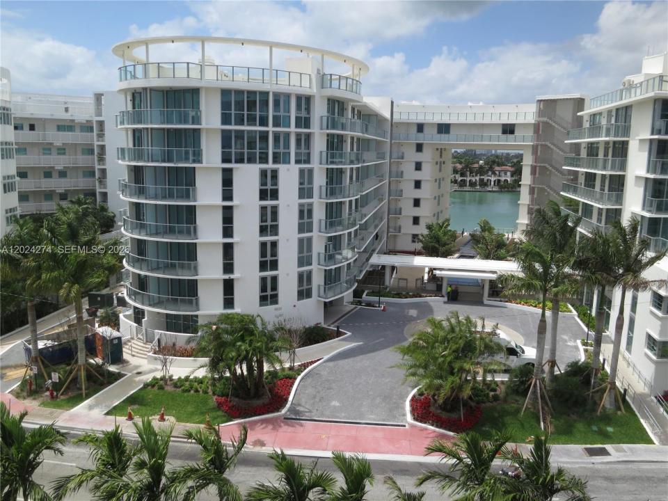 6620 INDIAN CREEK DR 104, Miami Beach, Florida 33141, USA