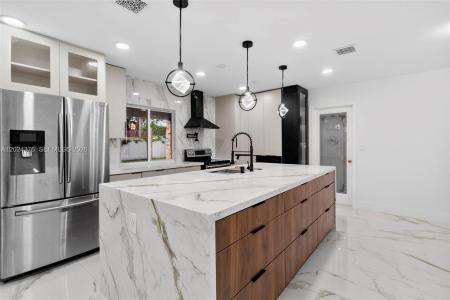 7220 NW 10th Pl, Plantation, Florida 33313, USA